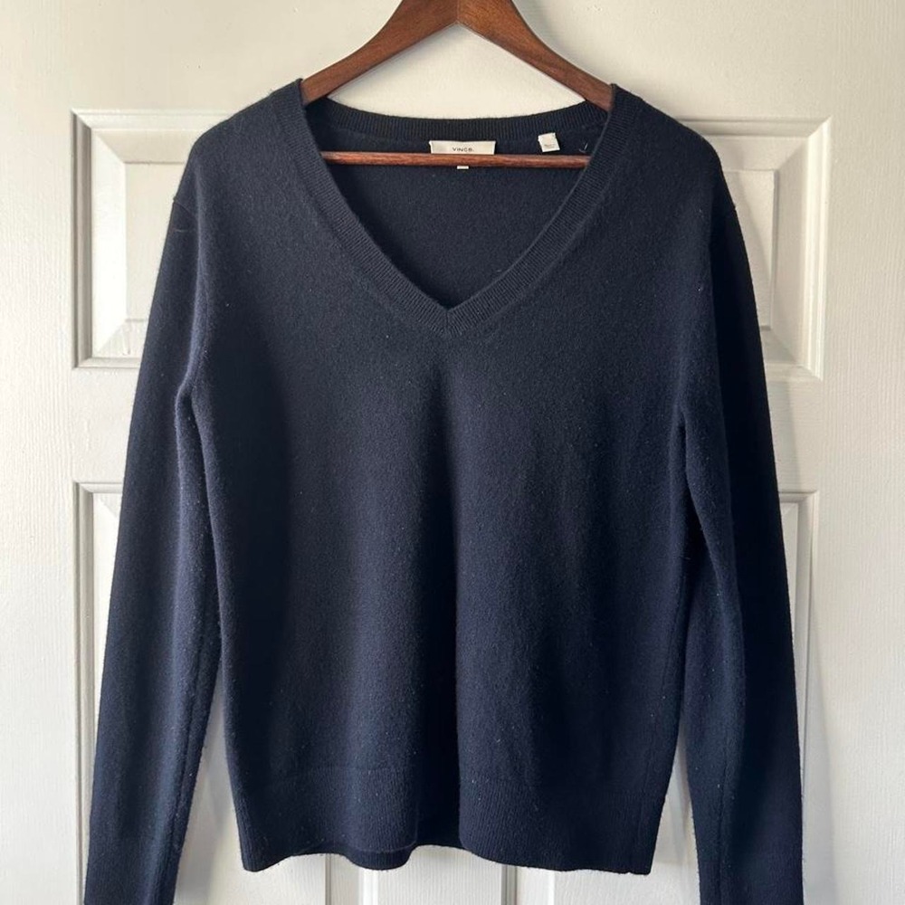 Vince Navy Blue 100% Cashmere Long Sleeve V-Neck Knit Sweater Size Small